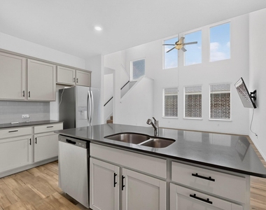 1309 Canuela Way - Photo Thumbnail 6