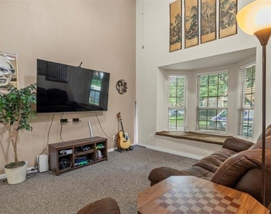 8712 Iron Horse Drive - Photo Thumbnail 4