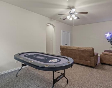 8712 Iron Horse Drive - Photo Thumbnail 15