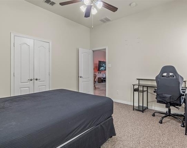 8712 Iron Horse Drive - Photo Thumbnail 10