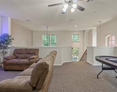 8712 Iron Horse Drive - Photo Thumbnail 14