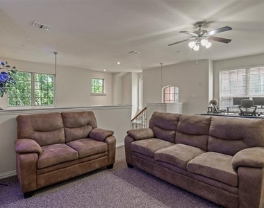 8712 Iron Horse Drive - Photo Thumbnail 16
