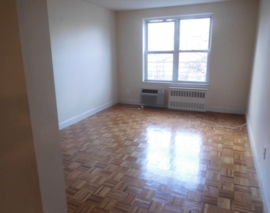 44-30 Douglaston Pkwy Douglaston NY 11363 - Photo Thumbnail 6