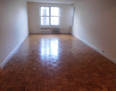 44-30 Douglaston Pkwy Douglaston NY 11363 - Photo Thumbnail 9