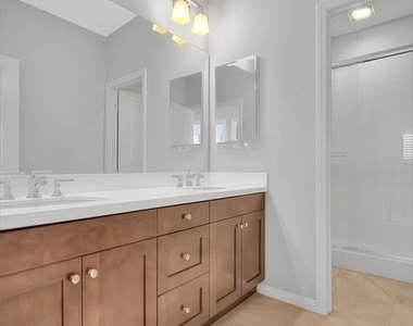 218 Wyndover - Photo Thumbnail 23