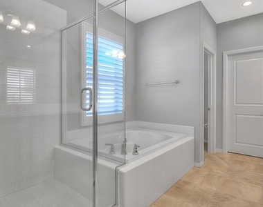 218 Wyndover - Photo Thumbnail 21