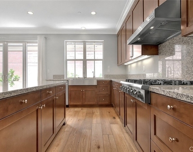 218 Wyndover - Photo Thumbnail 12