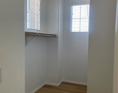 11605 Cambria Court - Photo Thumbnail 7