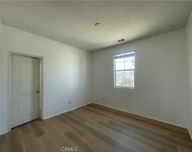 11605 Cambria Court - Photo Thumbnail 6