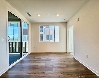 12925 Paradiso Drive - Photo Thumbnail 9