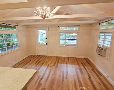 520 Audubon Way - Photo Thumbnail 7
