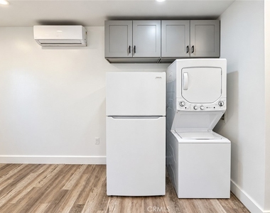 7819 Sedan Avenue - Photo Thumbnail 10