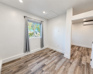 7819 Sedan Avenue - Photo Thumbnail 7