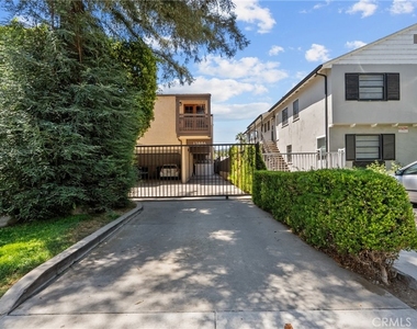 13006 Moorpark - Photo Thumbnail 38