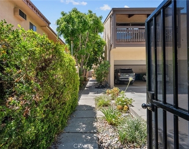 13006 Moorpark - Photo Thumbnail 44