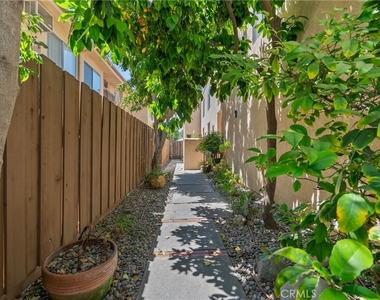13006 Moorpark - Photo Thumbnail 34