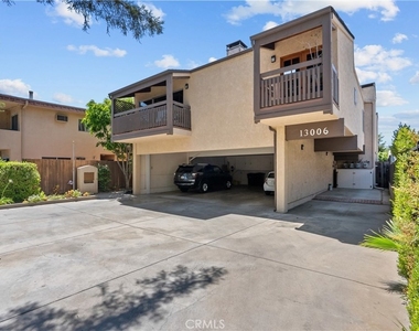 13006 Moorpark - Photo Thumbnail 37