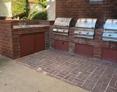 5403 Newcastle # 12 - Photo Thumbnail 14