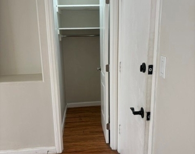 5403 Newcastle # 12 - Photo Thumbnail 9