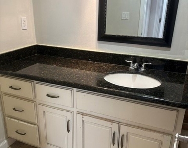 5403 Newcastle # 12 - Photo Thumbnail 4