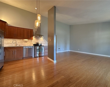 900 Camino Real - Photo Thumbnail 7