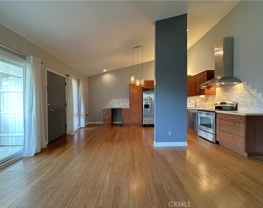 900 Camino Real - Photo Thumbnail 15