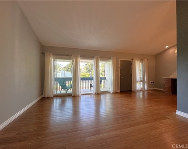 900 Camino Real - Photo Thumbnail 9