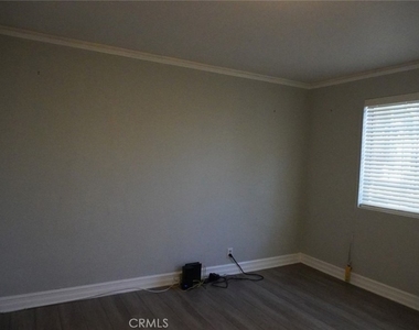 2068 W 52nd - Photo Thumbnail 17
