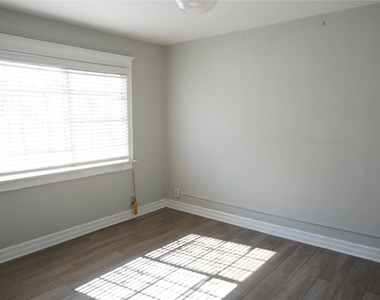 2068 W 52nd - Photo Thumbnail 12