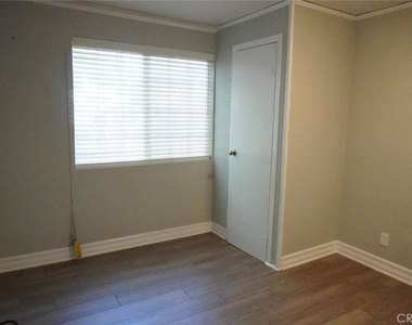 2068 W 52nd - Photo Thumbnail 16