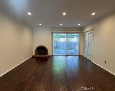 926 Plaza Escondido - Photo Thumbnail 4