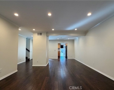 926 Plaza Escondido - Photo Thumbnail 6