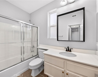 2260 Clark - Photo Thumbnail 13