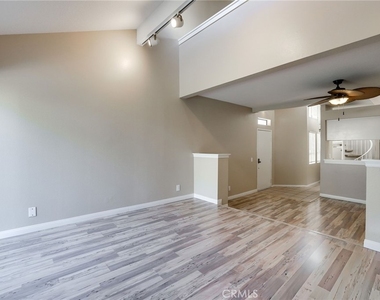 5146 Dorado Drive - Photo Thumbnail 6