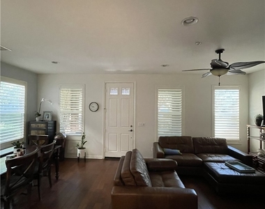 66 Colonial Way - Photo Thumbnail 9