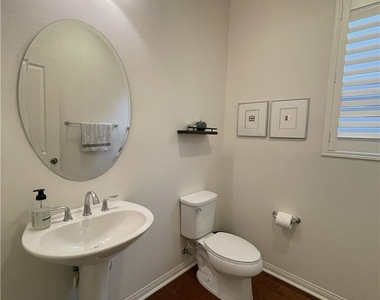 66 Colonial Way - Photo Thumbnail 3