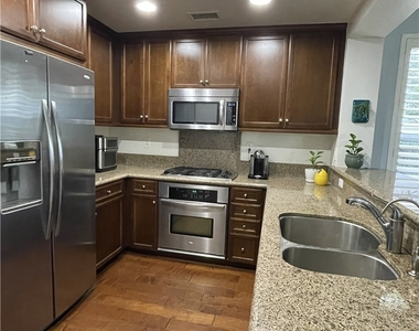 66 Colonial Way - Photo Thumbnail 7
