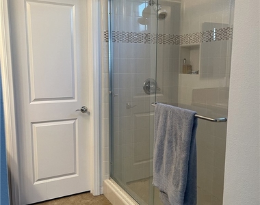66 Colonial Way - Photo Thumbnail 12