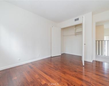 4972 Rochelle - Photo Thumbnail 20