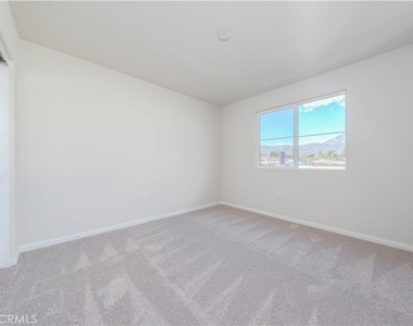 466 Meyer Place - Photo Thumbnail 19