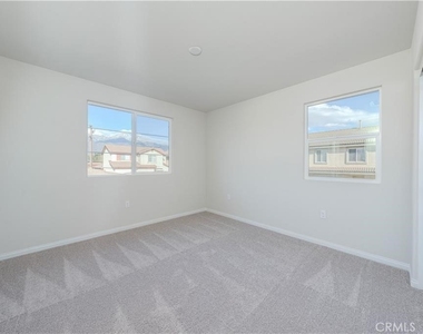 466 Meyer Place - Photo Thumbnail 23