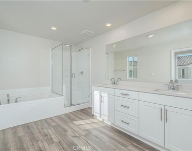466 Meyer Place - Photo Thumbnail 16
