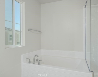 466 Meyer Place - Photo Thumbnail 18