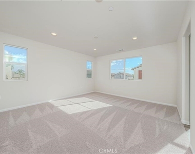466 Meyer Place - Photo Thumbnail 13