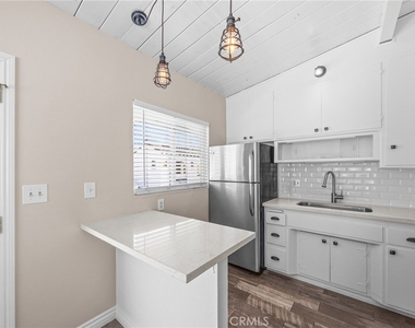 35 Argonne Avenue - Photo Thumbnail 5