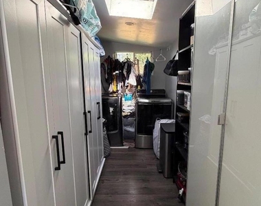507 Roxbury Way - Photo Thumbnail 8