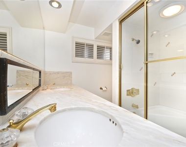 904 Emerald Bay - Photo Thumbnail 17