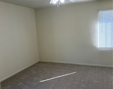 1032 Arcadia Avenue - Photo Thumbnail 5