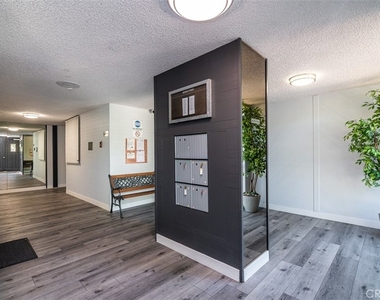 320 E Stocker Street - Photo Thumbnail 48