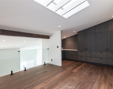 320 E Stocker Street - Photo Thumbnail 27
